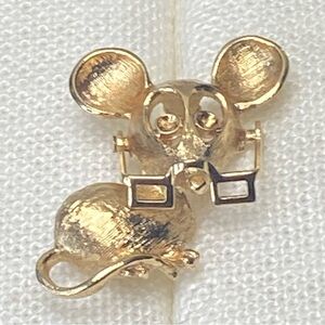 Vintage Avon Mouse Brooch Pin